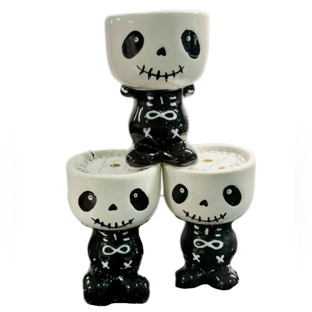 NEW Cupcakes & Cashmere "Pumpkin Patch" 5 oz. Halloween Candle - Picture 4 of 8